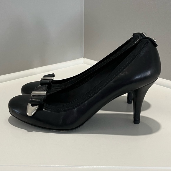 Stuart Weitzman Rounded Toe Leather Black Heels - Picture 5 of 16